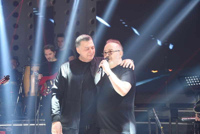 Nίκος Μακρόπουλος: Αποθεώθηκε on stage στο «Vegas» με Γονίδη-Μελά