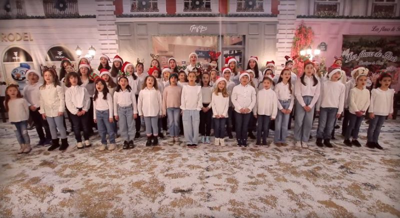 «Χριστούγεννα» του Αντώνη Καρατζίκη με την παιδική χορωδία της Αγίας Παρασκευής
